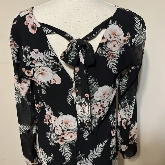 BCBG shift dress, black with pink florals, sz small - Picture 5 of 9